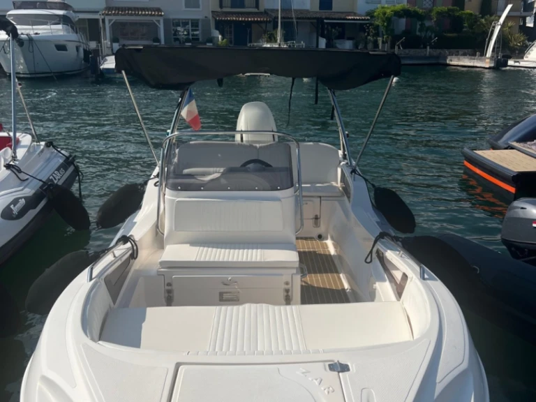 Pronajmout si Zar Zar 57 v Port Grimaud