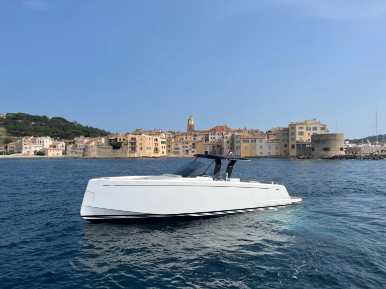 Pardo Yachts Pardo 38 jednotlivci a charterové společnosti v Port Grimaud