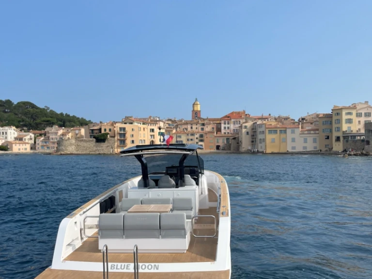 Pronajmout si Pardo Yachts Pardo 38 v Port Grimaud