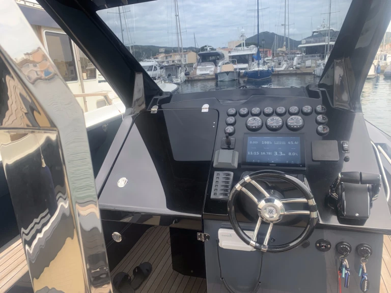 Pronajmout si Scanner Envy 1100 v Port Grimaud