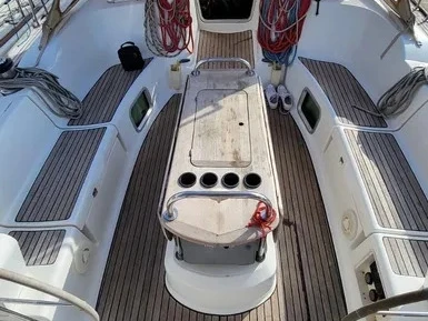 Jeanneau New Co Jeanneau Sun Odyssey 49 jednotlivci a charterové společnosti v Port Grimaud
