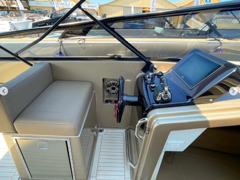 Pronájem jachty v Saint-Tropez -VanDutch VANDUTCH 32 na Samboatu