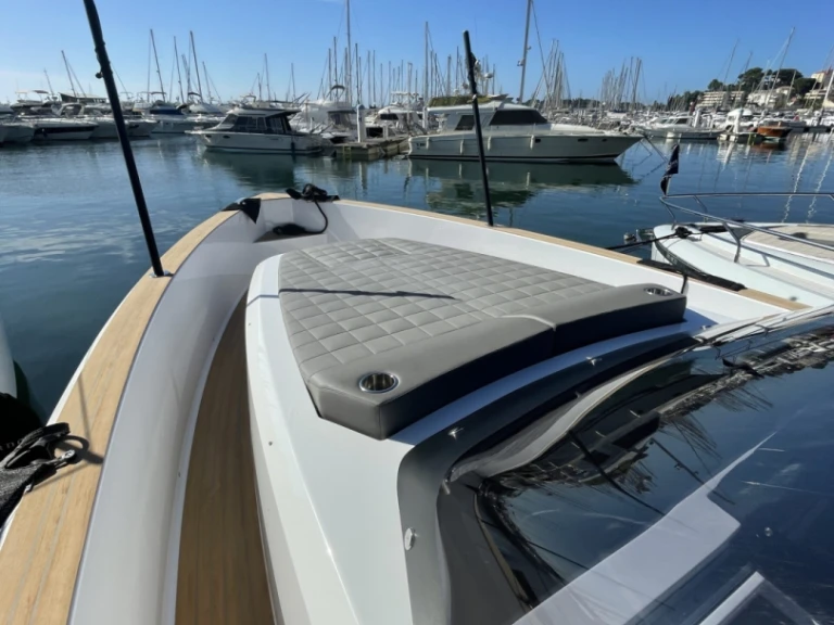 Pronajmout si Pardo Yachts Pardo 38 v Bandol
