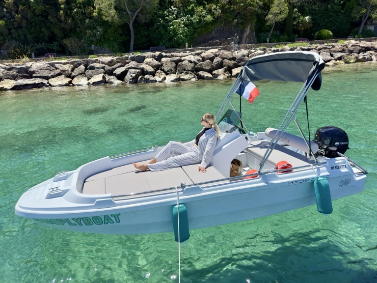 Pronájem Motorová loď ROTO s licencí