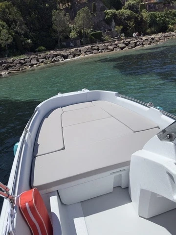 Motorová loď k pronájmu v Mandelieu-la-Napoule za nejlepší cenu