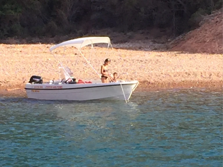 Pronájem jachty v Galéria -Terhi 445 C na Samboatu