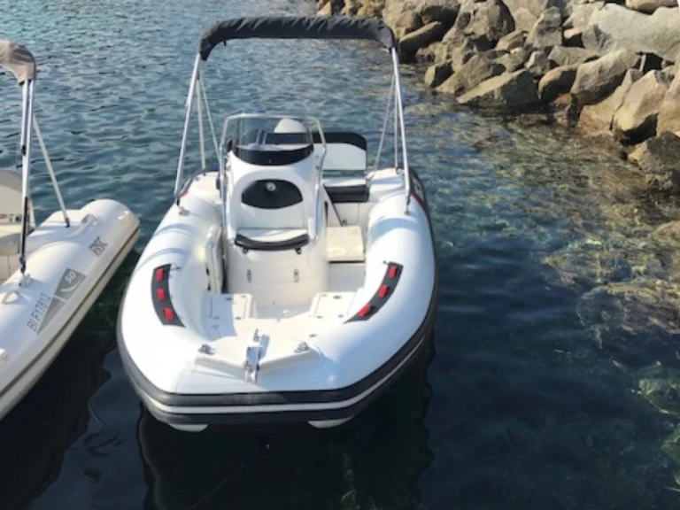 Pronájem Polotuhá loď Bsc s licencí