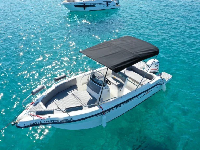 Pronajmout si Karel F 19 v Latchi