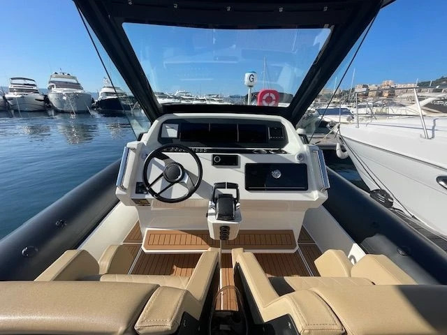 Pronajmout Polotuhá loď se skipperem či ne Northstar v Porticcio