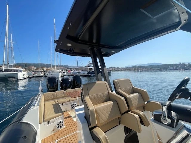 Pronájem Polotuhá loď Northstar s licencí