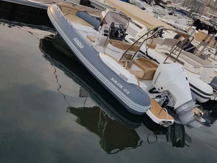 Pronajmout Polotuhá loď se skipperem či ne Salpa v Ajaccio