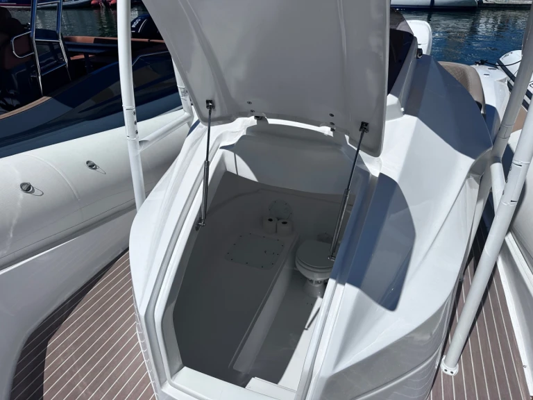 Pronajmout Polotuhá loď se skipperem či ne FANALE v Cogolin