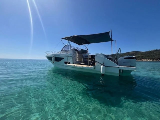 Pronájem lodi Ajaccio lákavé ceny FLYER 9 SUNdeck
