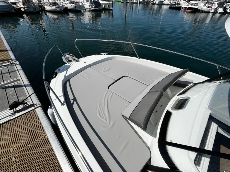 Jeanneau Cap Camarat 7.5 WA Serie 2 jednotlivci a charterové společnosti v La Forêt-Fouesnant