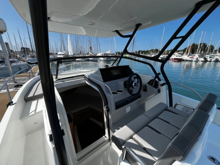 Pronajmout si Jeanneau Cap Camarat 7.5 WA Serie 2 v La Forêt-Fouesnant