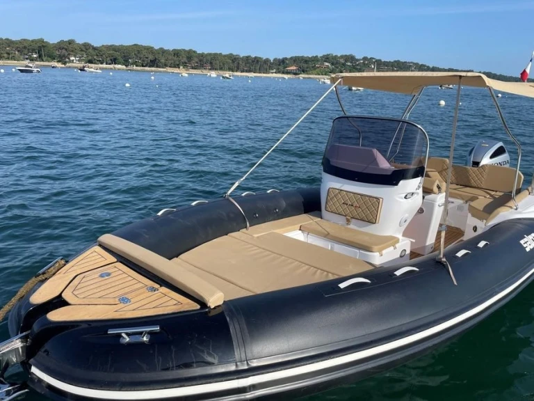 Pronájem lodi Salpa Salpa Soleil 23 v Cogolin na Samboatu