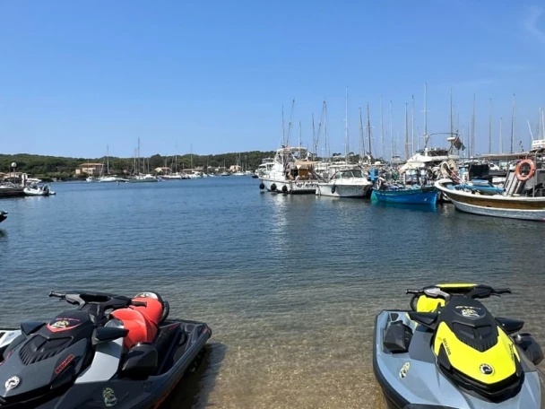 Pronájem Vodní skútr v Hyeres -Sea-Doo JET SKI SEADOO