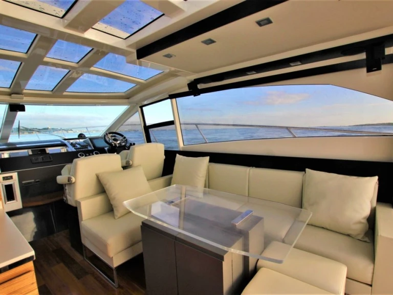 Absolute Yachts ABSOLUTE 52 jednotlivci a charterové společnosti v Saint Raphael