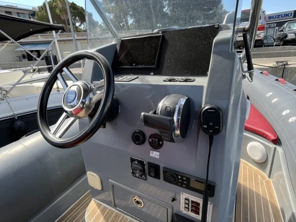 Wimbi Boats W7i jednotlivci a charterové společnosti v Saint Raphael