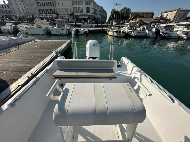 Pronajmout si Cn-Cap-Ferret SEAWEED 675 v Port de La Flotte