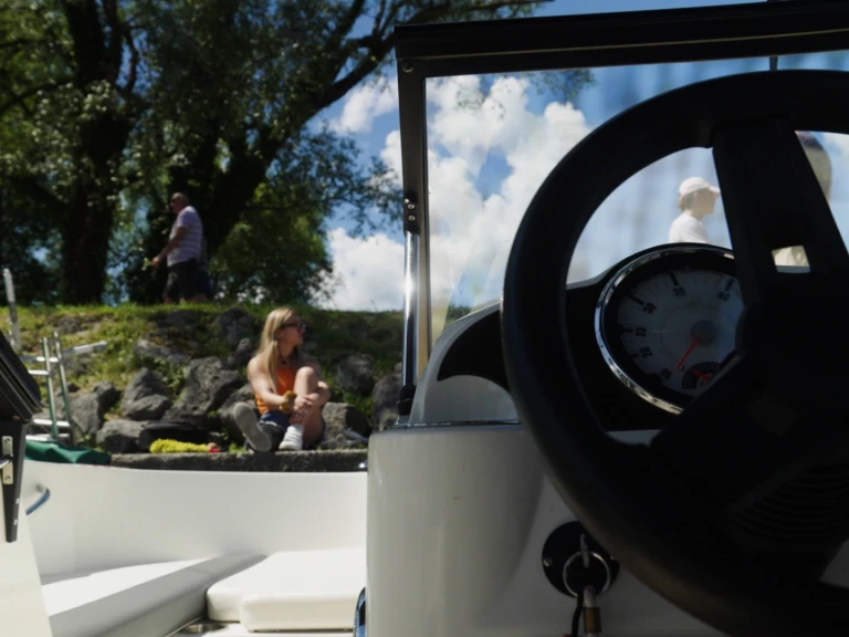 Pronájem lodi Bayliner ELEMENT 180 XL v Aix-les-Bains na Samboatu