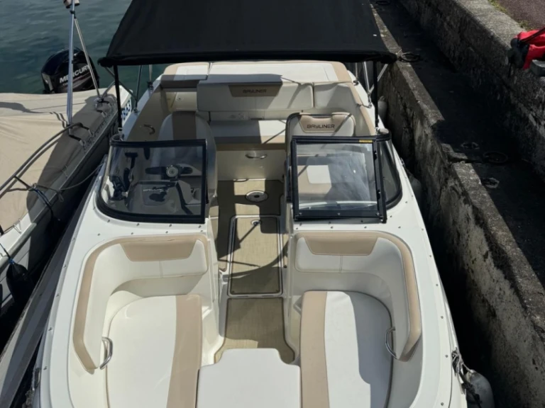 Pronájem jachty v Le Bourget-du-Lac -Bayliner BAYLINER VR5 na Samboatu