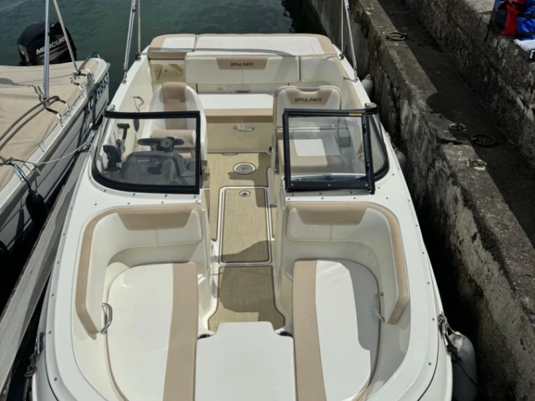 Pronájem lodi Le Bourget-du-Lac lákavé ceny BAYLINER VR5
