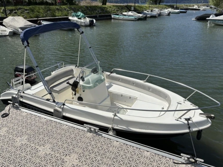 Marinello Fisherman 16 jednotlivci a charterové společnosti v Aix-les-Bains