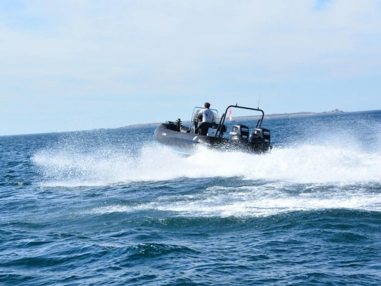Pronájem lodi Zodiac Club 750 v Trébeurden na Samboatu
