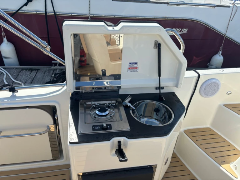 Pronajmout si Quicksilver QUICKSILVER 755 ACTIV SUNDECK v Trébeurden