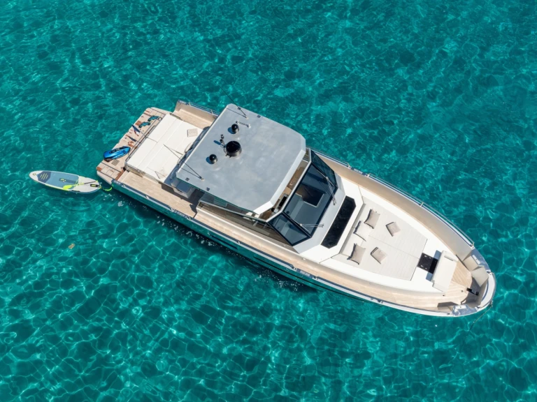 Pronajmout si MED YACHT  Med Yacht 52 v Saint-Tropez