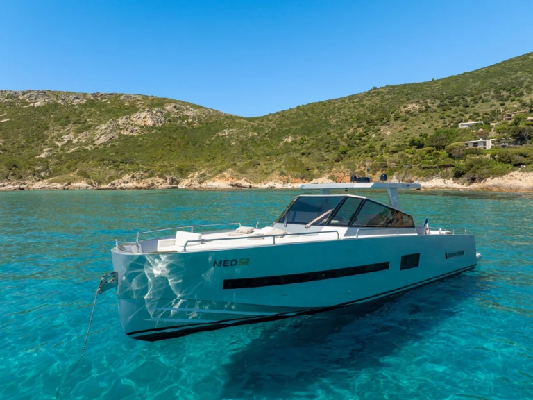 Pronájem Motorová loď v Saint-Tropez -MED YACHT  Med Yacht 52