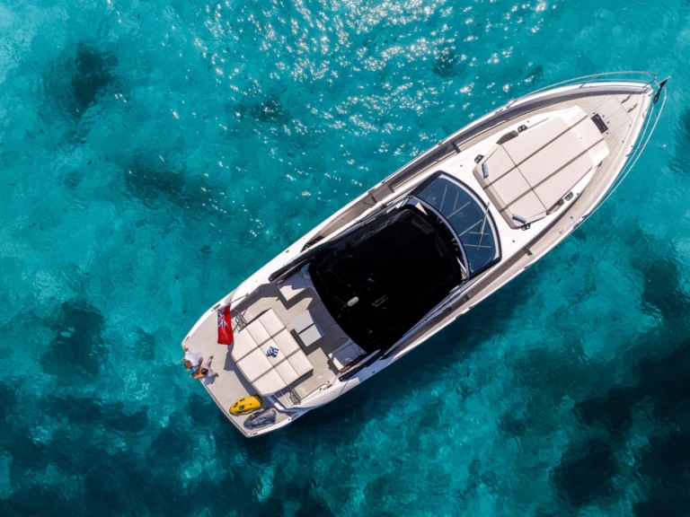 Pronájem Motorová loď v Cogolin -Sunseeker SuperHawk55