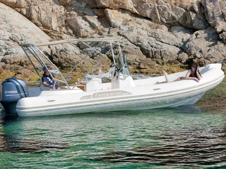 Pronájem lodi Capelli Tempest 626 v Appietto na Samboatu