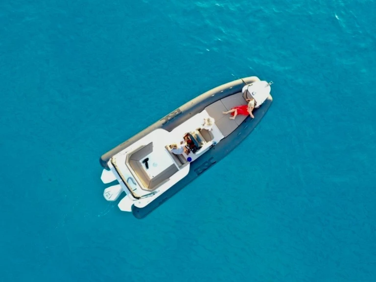 Pronajmout si Quicksilver Activ 605 Open v Ajaccio