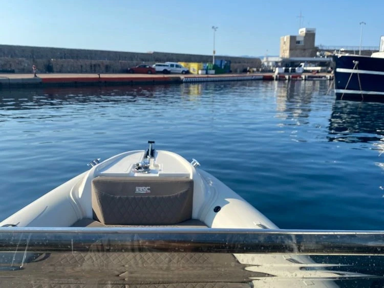 Pronájem lodi Ajaccio lákavé ceny Activ 605 Open