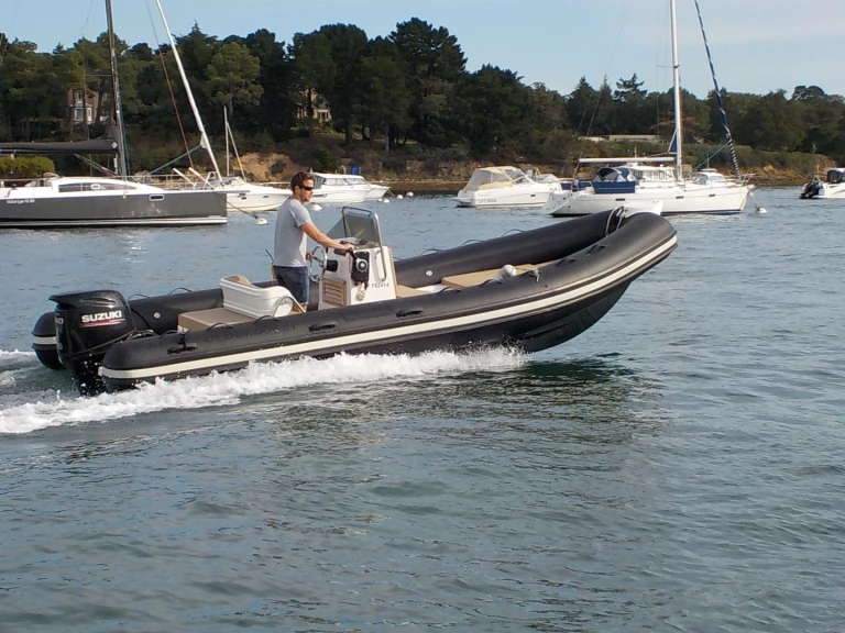 Pronajmout si Joker Boat Clubman 21 v Arradon