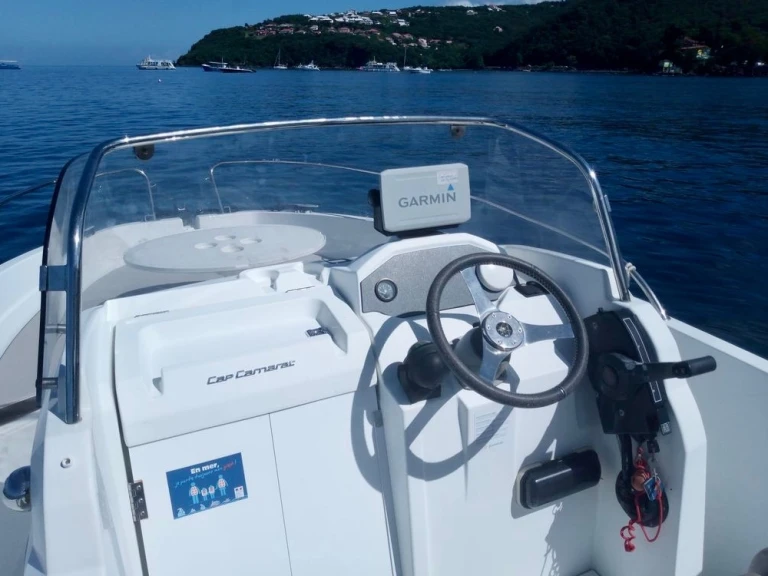 Jeanneau Cap Camarat 5.5 CC Serie 2 jednotlivci a charterové společnosti v Sainte-Rose