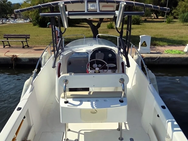 Pronájem lodi Bénéteau Flyer 750 Open v Saint-Florent na Samboatu