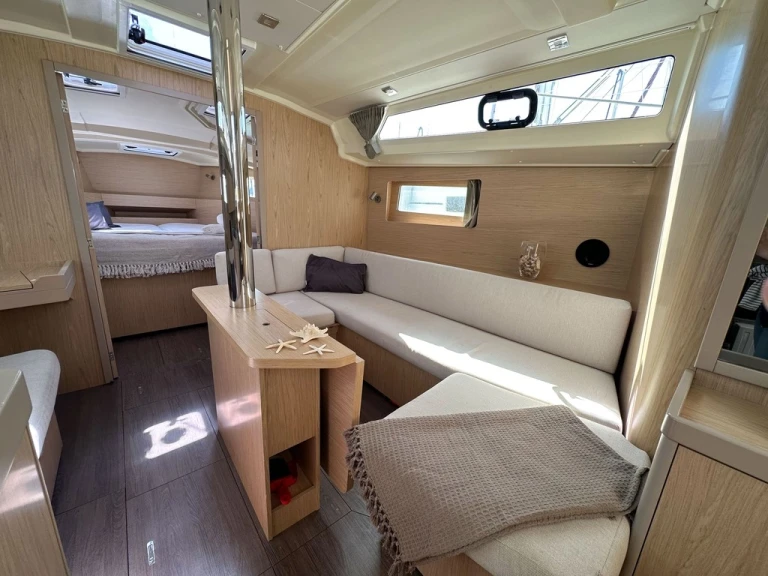 Pronájem Plachetnice Bénéteau s licencí