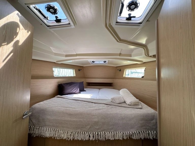 Bénéteau Oceanis 41.1 jednotlivci a charterové společnosti v Cambrils