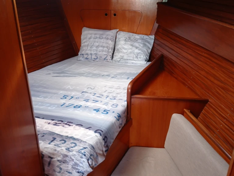 Pronajmout si Bénéteau First 42 v Marina Izola