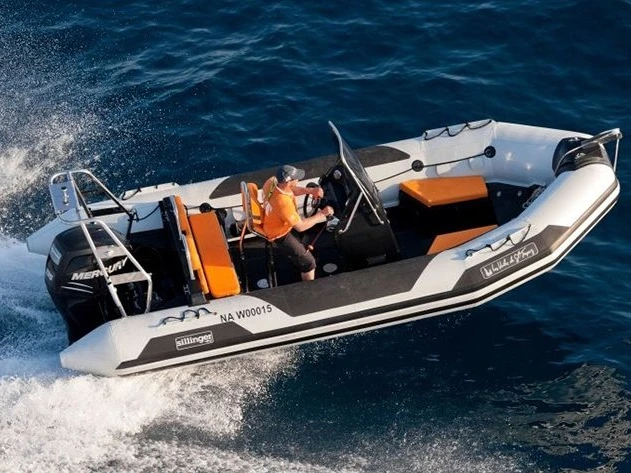 Sillinger 580 Silverline jednotlivci a charterové společnosti v La Trinité-sur-Mer
