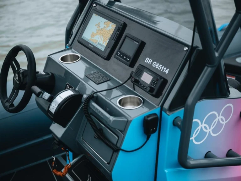 Pronájem lodi Highfield Patrol 660 v La Trinité-sur-Mer na Samboatu