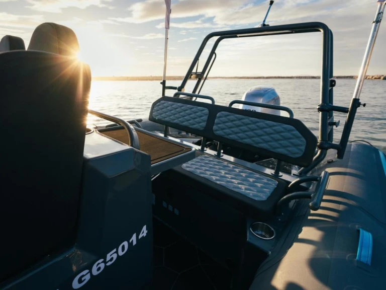 Pronájem lodi Highfield Patrol 660 v La Trinité-sur-Mer na Samboatu
