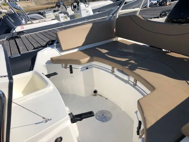 Bwa BWA 24 GTO jednotlivci a charterové společnosti v La Trinité-sur-Mer