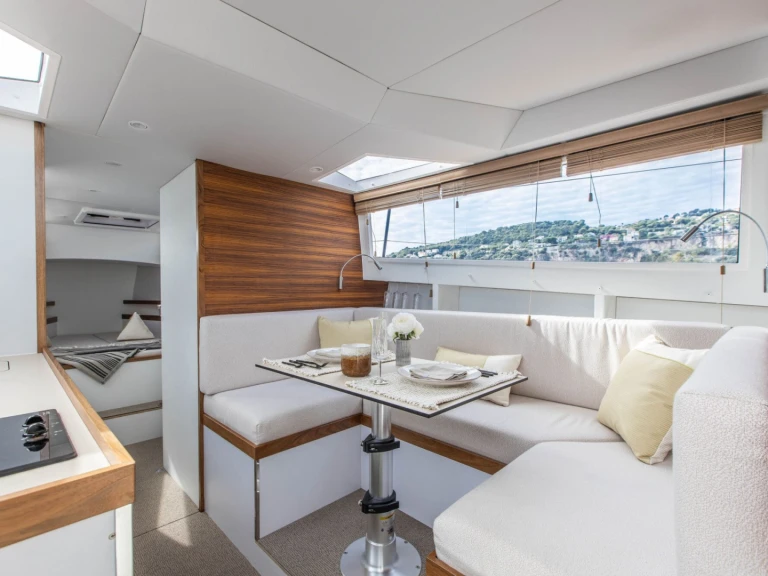 BUEHLER TURBOCRAFT Silverfine jednotlivci a charterové společnosti v La Trinité-sur-Mer