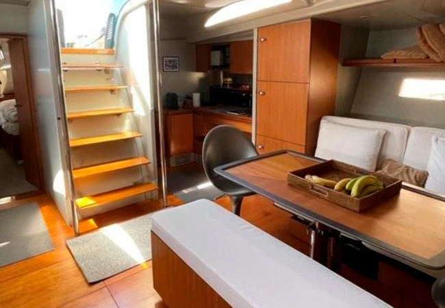 Pronajmout si Maxi 65 v Barcelona