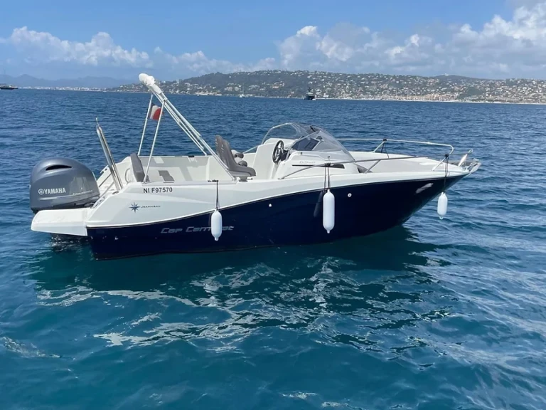 Pronájem lodi Jeanneau Cap Camarat 6.5 WA v Antibes na Samboatu