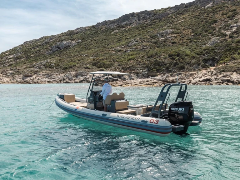 Pronajmout si Highfield Highfield Sport 800 v Propriano